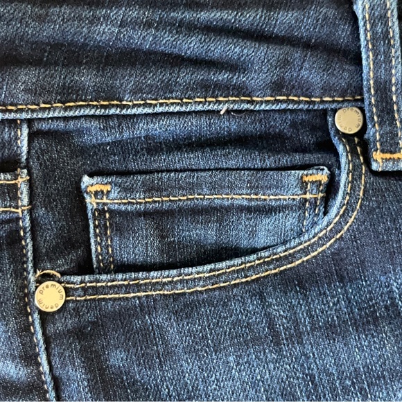 PAIGE⎮Laurel Canyon Jeans⎮Size 27 - Picture 9 of 17